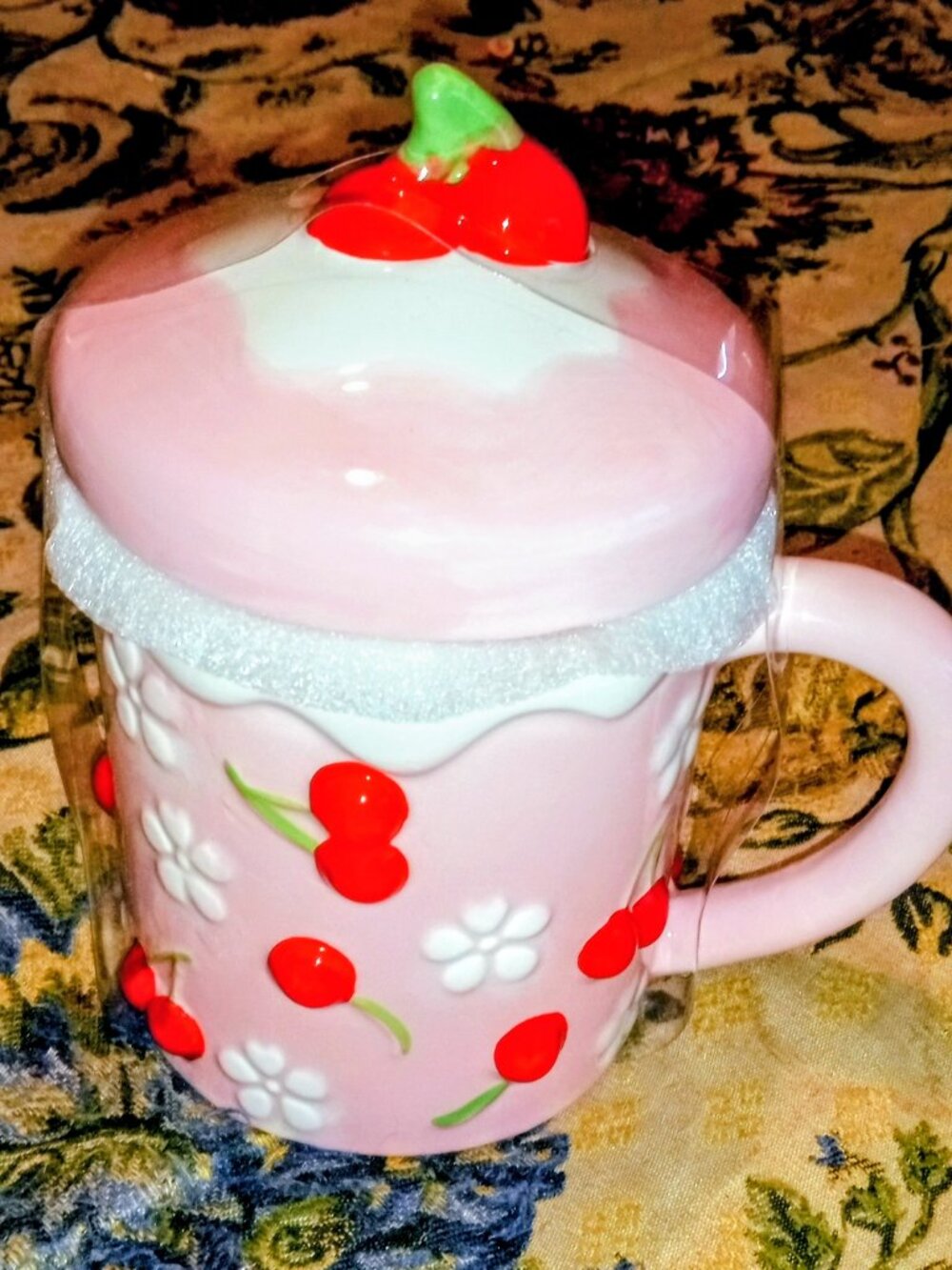 NEW! PINK AND WHITE CERAMIC MUG WITH LID AND CHERRIES AND WHIPPED CREAM ON TOP